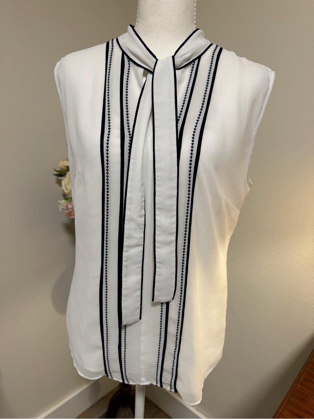 White House Black Market White Sleeveless Tie-Neck Camisole with Black Trim